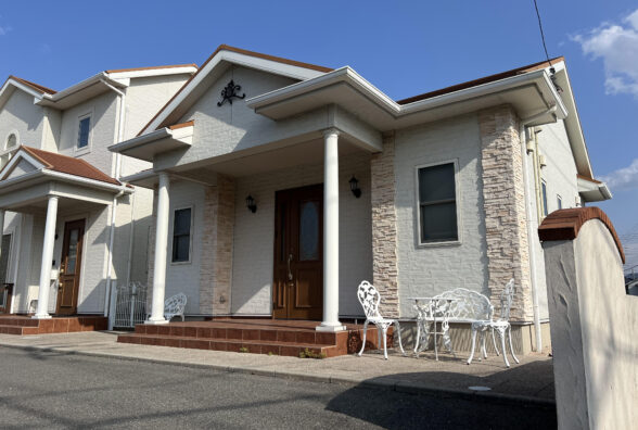 エステ、ネイルサロンに最適　入りたくなる優美な建物