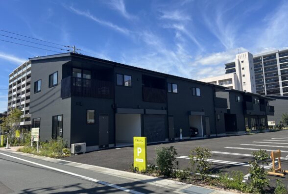 店舗併用メゾネット住宅　ガレージ付きタイプ