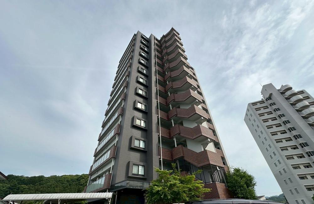7階の角部屋！夏は自衛隊の花火が見えます♪ 2898万円（4LDK）